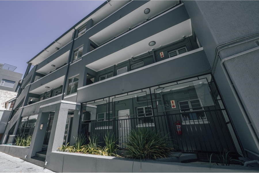 To Let 2 Bedroom Property for Rent in Green Point Western Cape